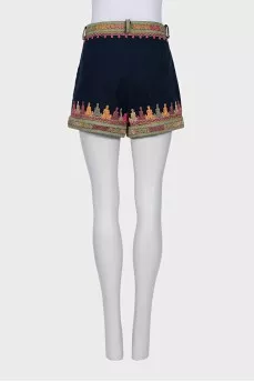 Straight shorts with embroidery