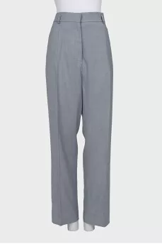 Gray suit with straight trousers