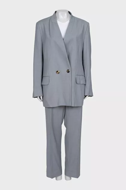 Gray suit with straight trousers