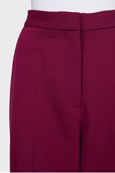 Cropped trousers with creases