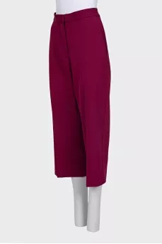 Cropped trousers with creases
