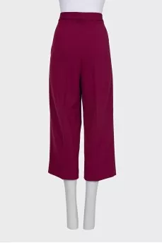 Cropped trousers with creases