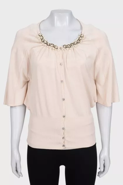 Beige suit with a cardigan and a T-shirt