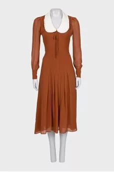 Brown dress with a white collar