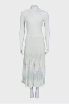 Fitted dress with an accent neckline
