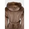 Коричневая шуба с капюшоном