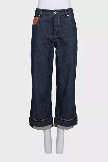 Wide-leg jeans with buttons and cuffs