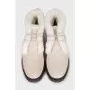 Insulated beige suede boots with tag