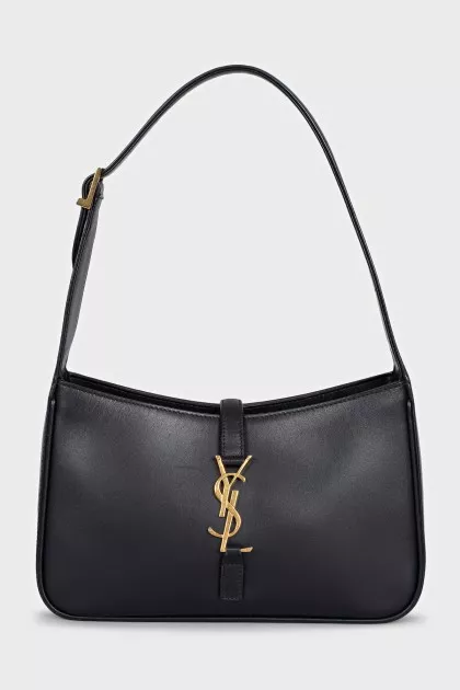 Black leather shoulder bag LE 5 À 7