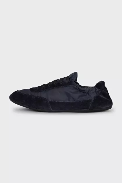 Textile sneakers with elastic bands