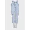 High-waisted jeans with a ripped effect