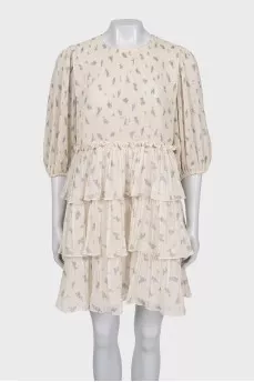 Floral print dress decorated with ruffles