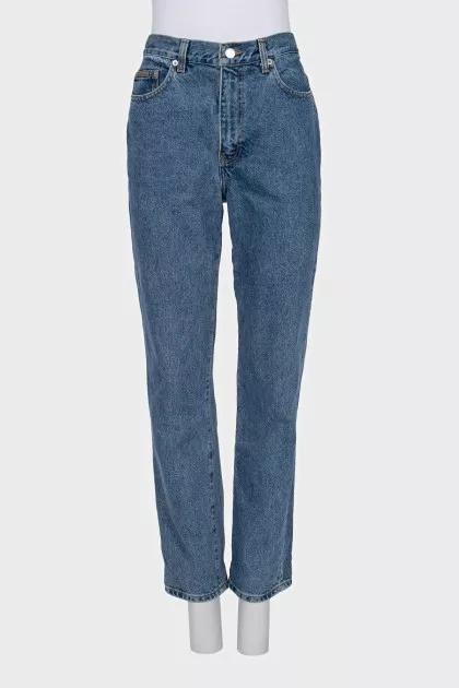 Straight-leg jeans with a mid-rise waist