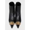 Leather ankle boots with pointed toe and logo