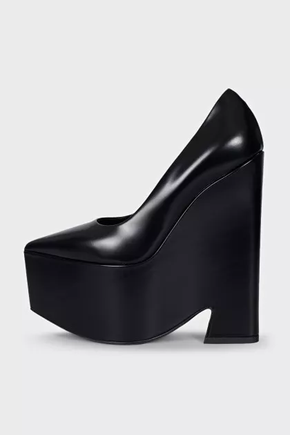 Leather wedge shoes with tag