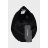 Men's black beret with tag
