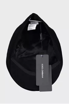 Men's black beret with tag