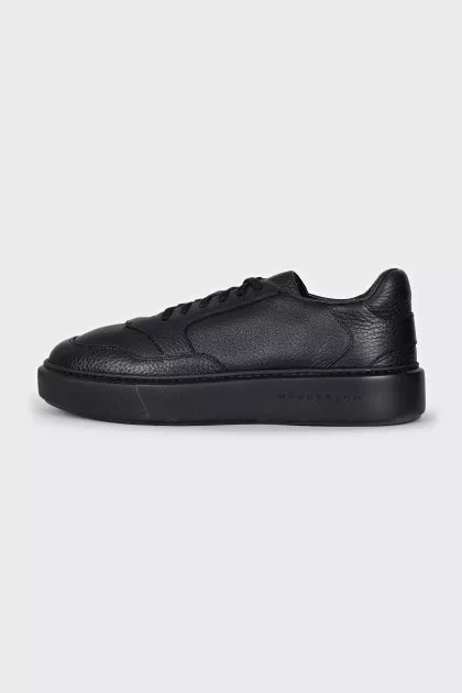 Men's black leather sneakers