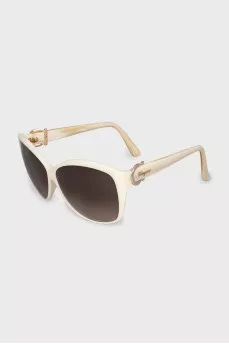 Wide-frame sunglasses