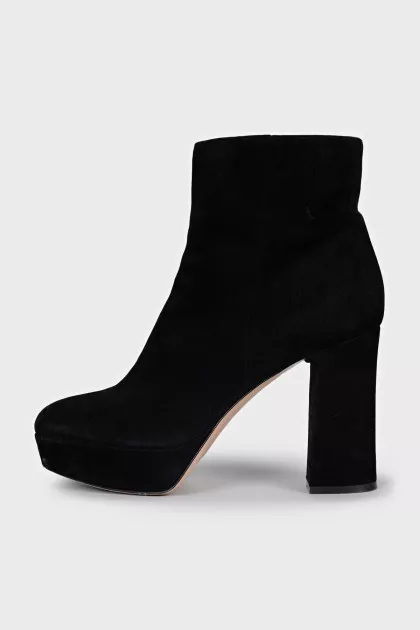 Suede ankle boots with a stable heel