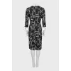 Fitted dress in signature print