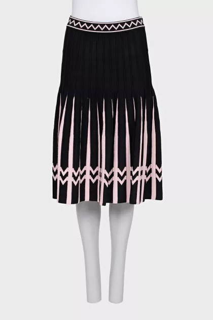 Elasticated skirt with a contrasting pattern
