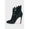 Suede ankle boots with patent leather inserts