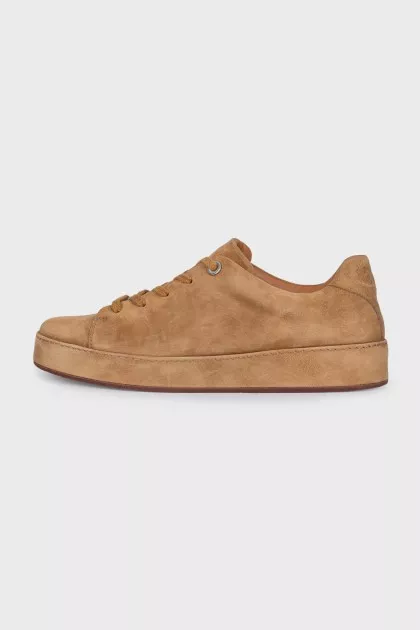 Brown lace-up sneakers