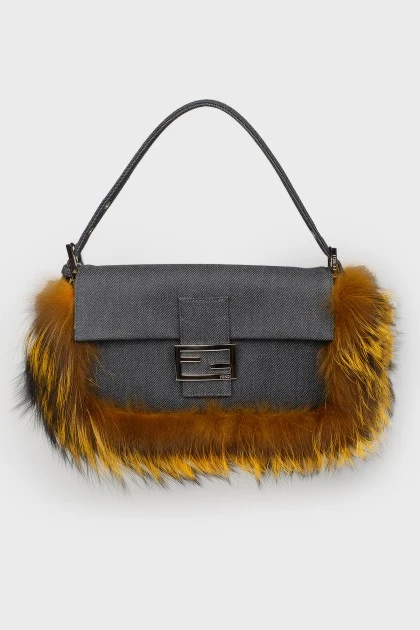 Bag with one pen and fur