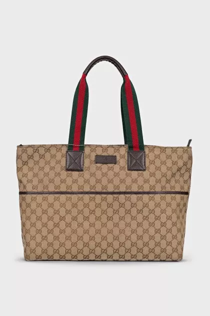 Shopper with a signature monogram