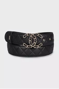 Quilted belt with silver buckle