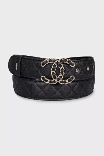 Quilted belt with silver buckle