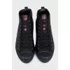 Black sneakers with a ribbed toe