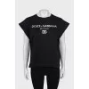 Black T-shirt with embroidered logo