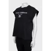 Black T-shirt with embroidered logo