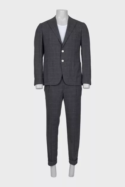 Men's suit in a large check