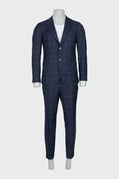 Men's suit in a large check pattern