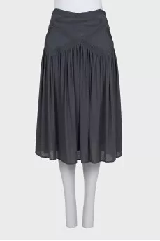 Full skirt with a zipper and button