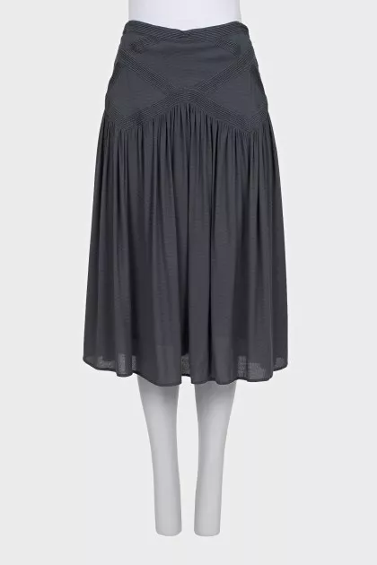 Full skirt with a zipper and button