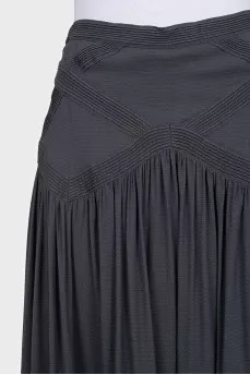 Full skirt with a zipper and button