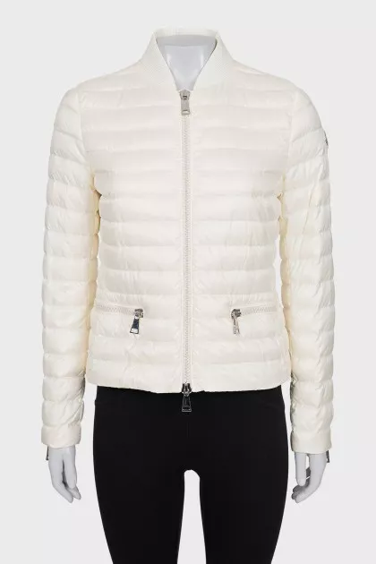 White quilted jacket without a hood
