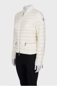 White quilted jacket without a hood