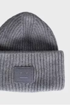 Wool hat with branded patch