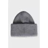 Wool hat with branded patch