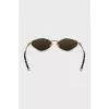 Logo-printed sunglasses with a curved shape