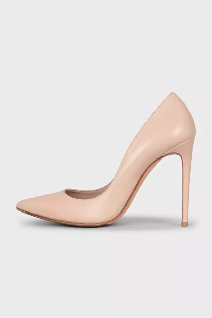 Pointed-toe high heels