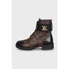 Canvas boots with signature print