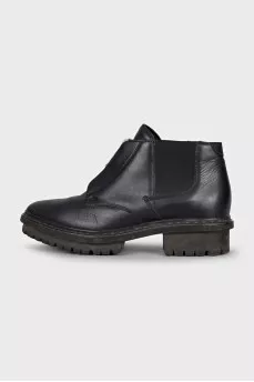 Black boots with a zipper