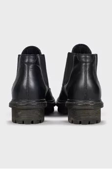 Black boots with a zipper