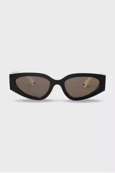 Cat-eye sunglasses with the brand logo